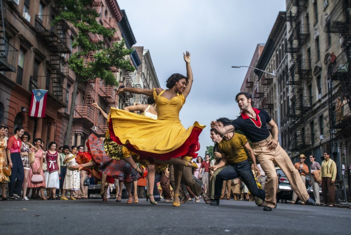 Steven Spielberg réalise une version plus politique et plus cinématographique de West Side Story