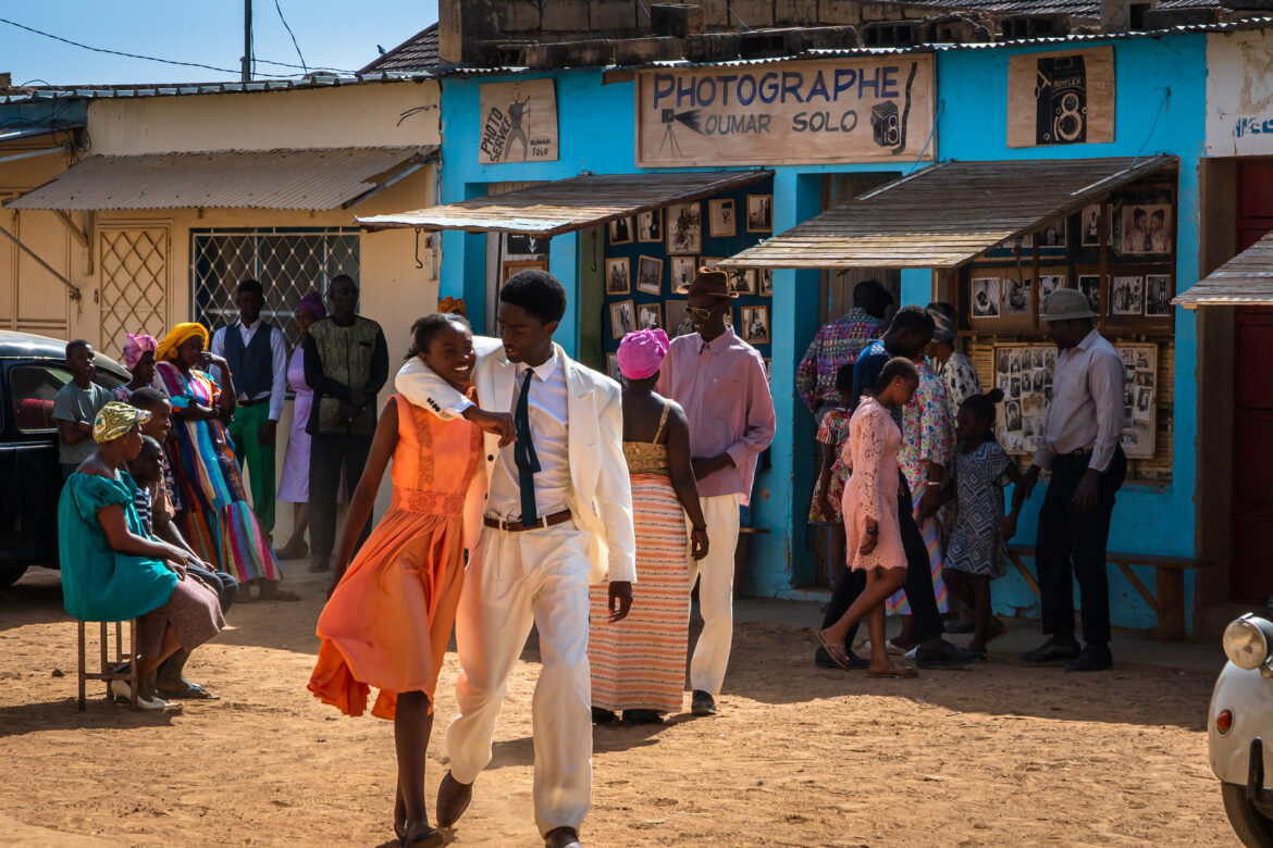 Twist à Bamako : un drame romantique qui allie le socialisme de Robert Guédiguian et le Mali de Malick Sidibé
