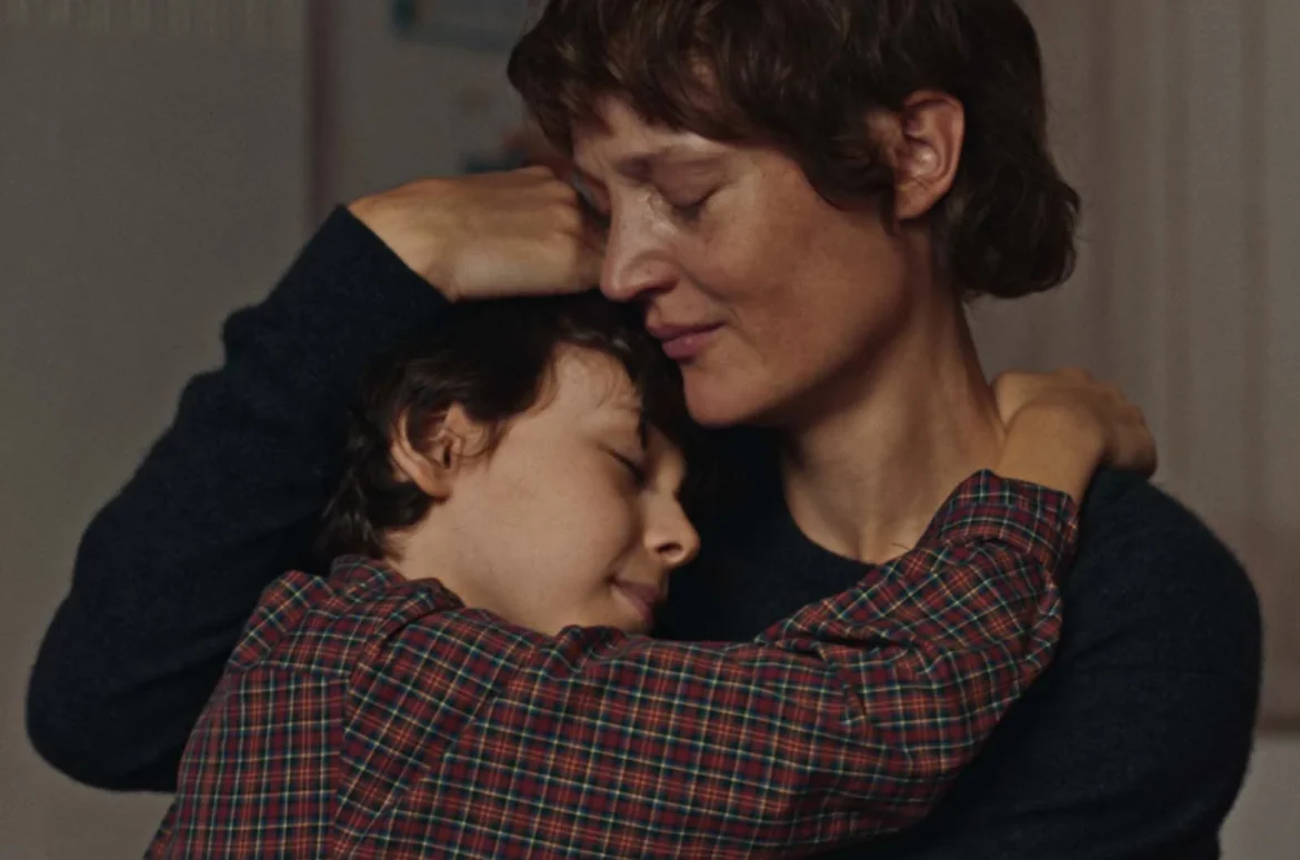 Cannes 2025 | Love me Tender : la liberté vaut-elle tous les sacrifices?