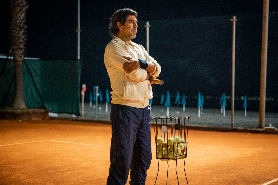 Venise 2025 | Il Maestro : Match Point pour Pierfrancesco Favino